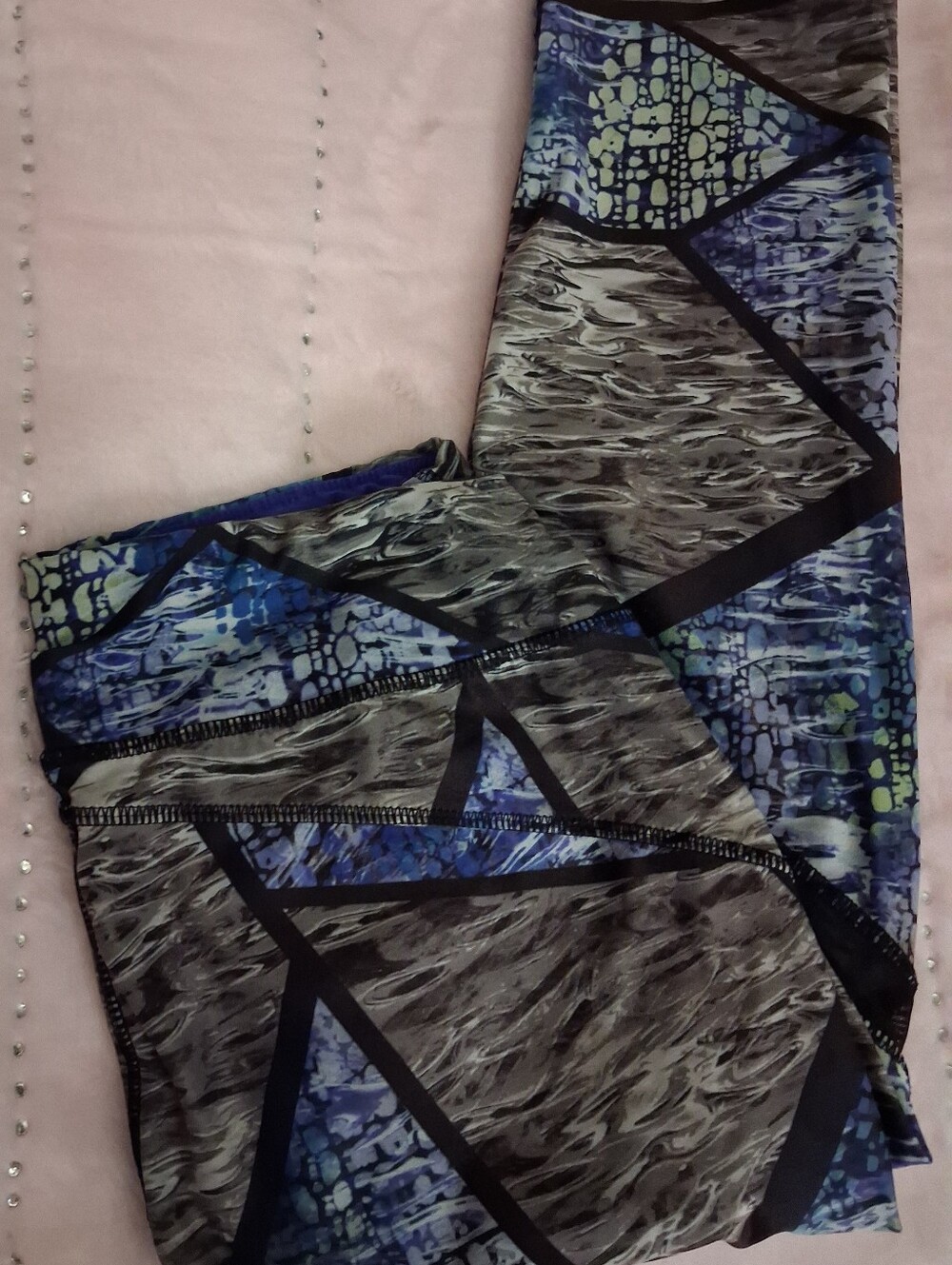 Avia Women's Blue, Gray & Black Geometric Print Leggings